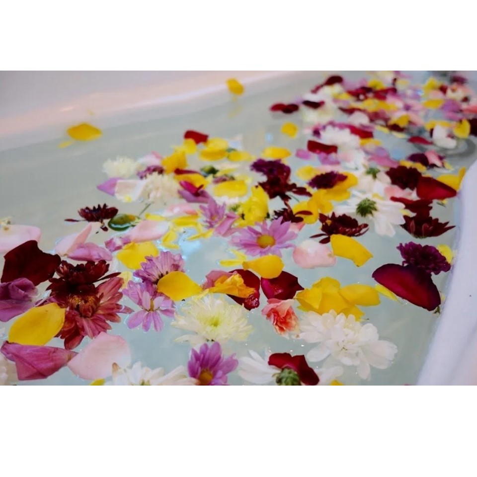 ST.MORIZT Seven Flowers Body Shampoo 1000ml remove bad luck and increase your fortune promotes your popularity. refreshing and lasting aroma with amazing effect for you and your family members shop24.sg